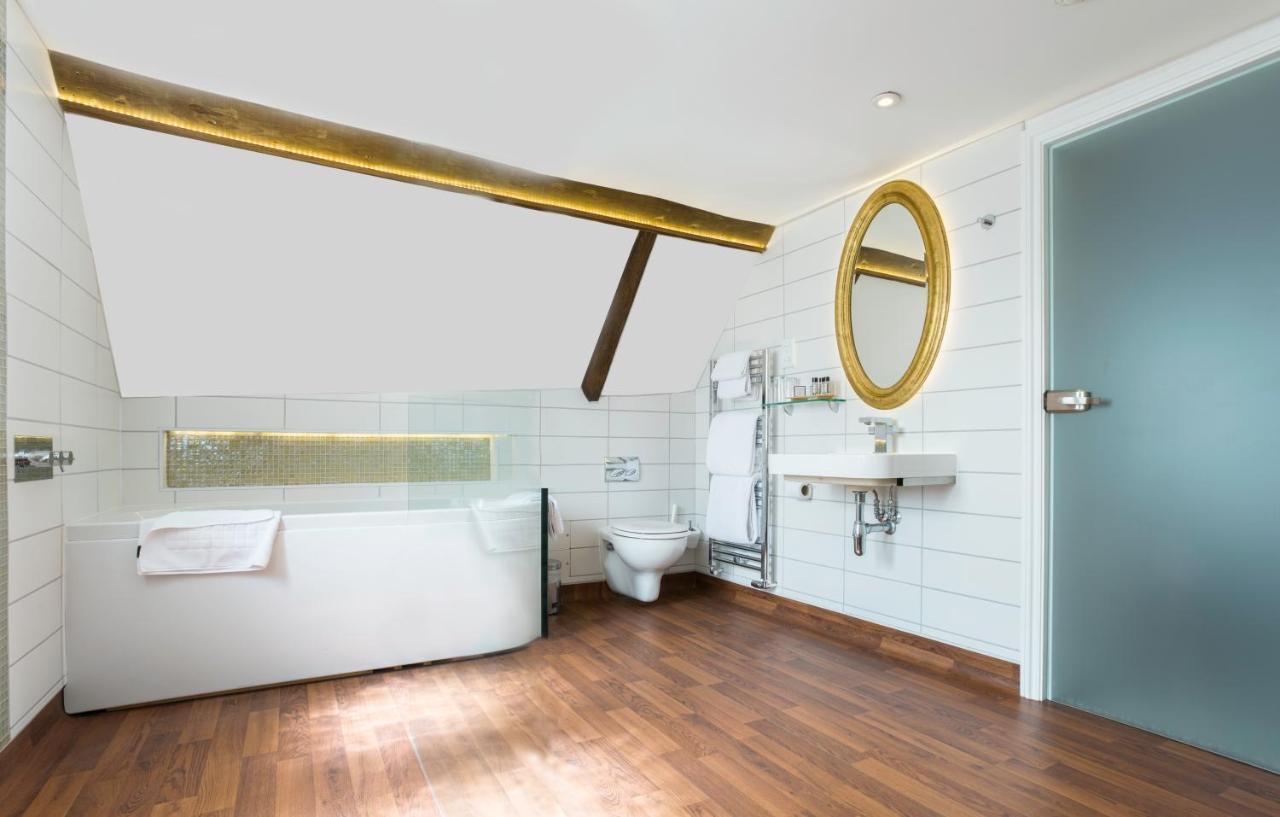 The Bell Inn Hotel Horndon-on-the-Hill Екстер'єр фото