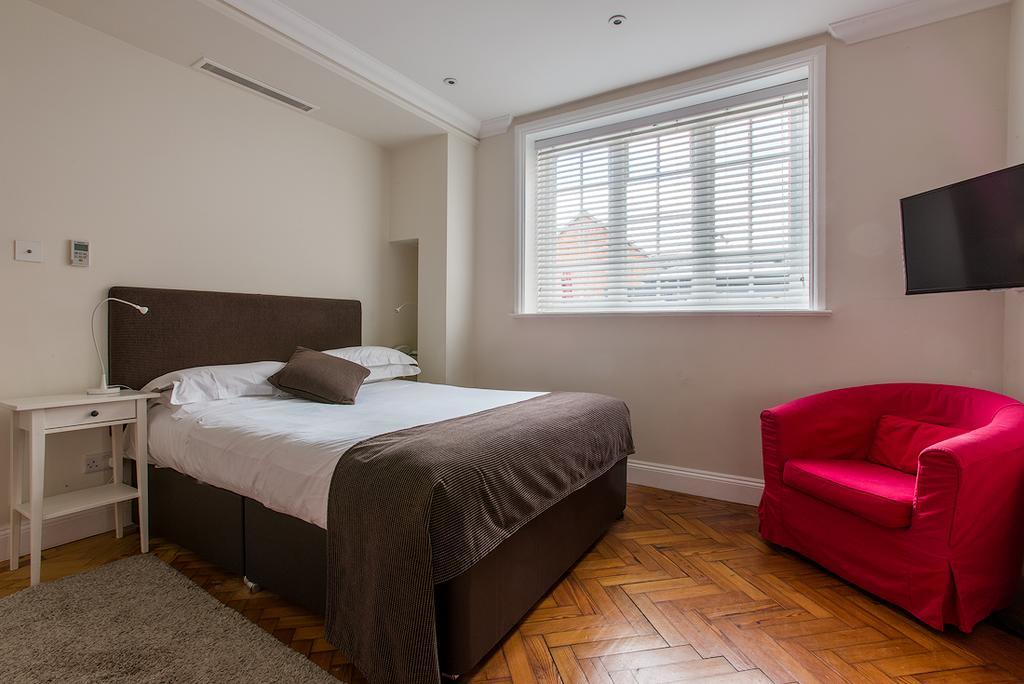 The Bell Inn Hotel Horndon-on-the-Hill Екстер'єр фото