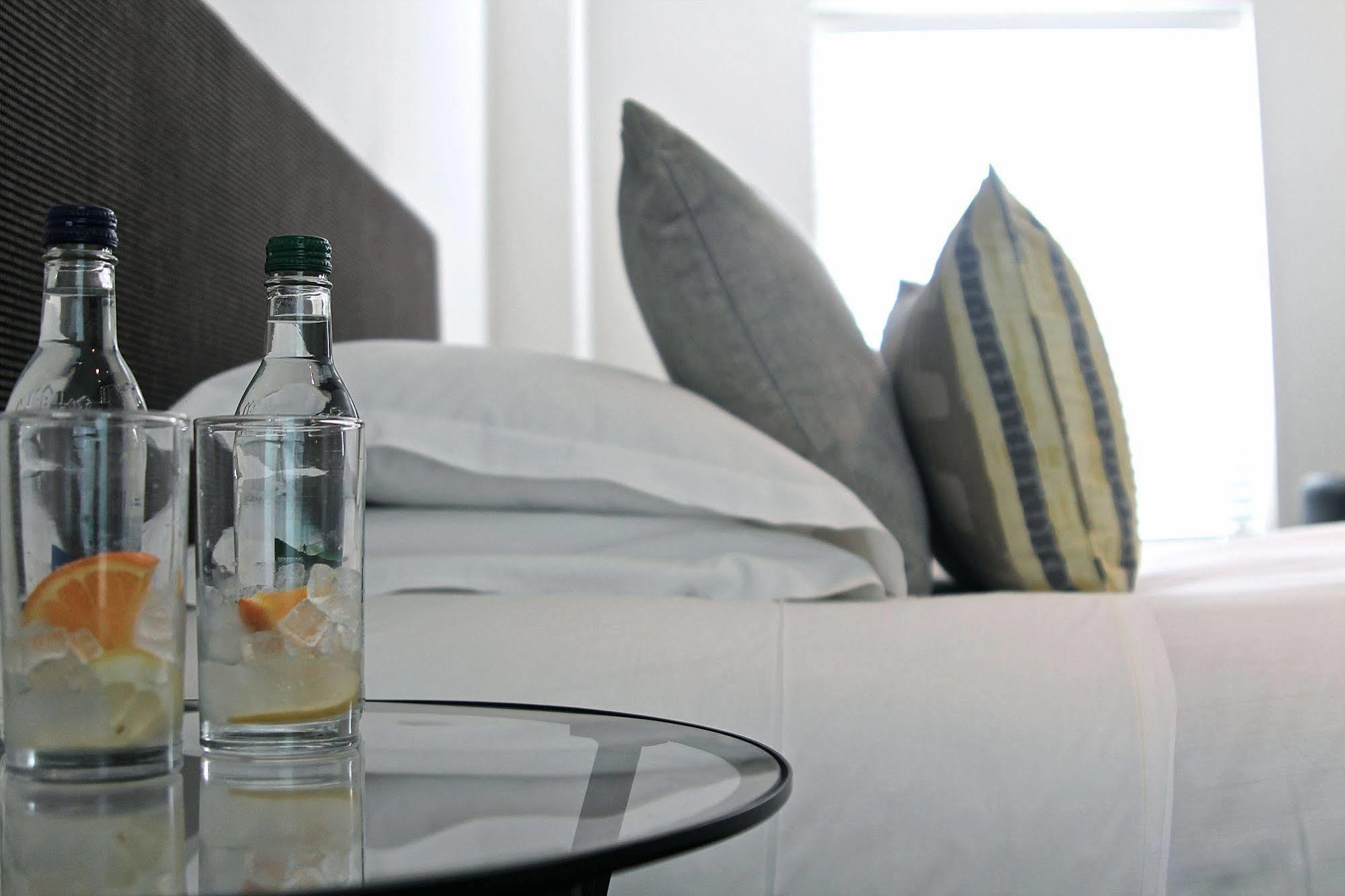 The Bell Inn Hotel Horndon-on-the-Hill Екстер'єр фото