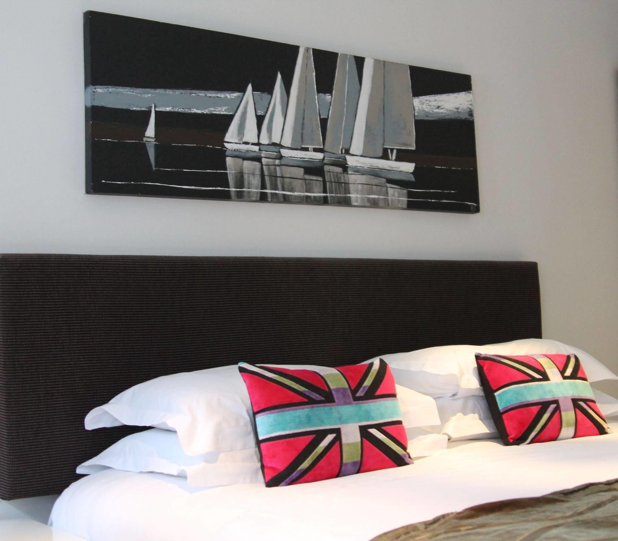 The Bell Inn Hotel Horndon-on-the-Hill Екстер'єр фото